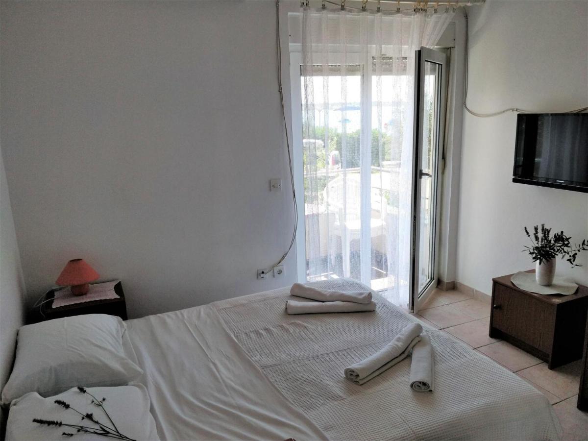 Apartments By The Sea Novalja, Pag - 9326 Екстер'єр фото
